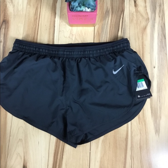 nike shorts elevate
